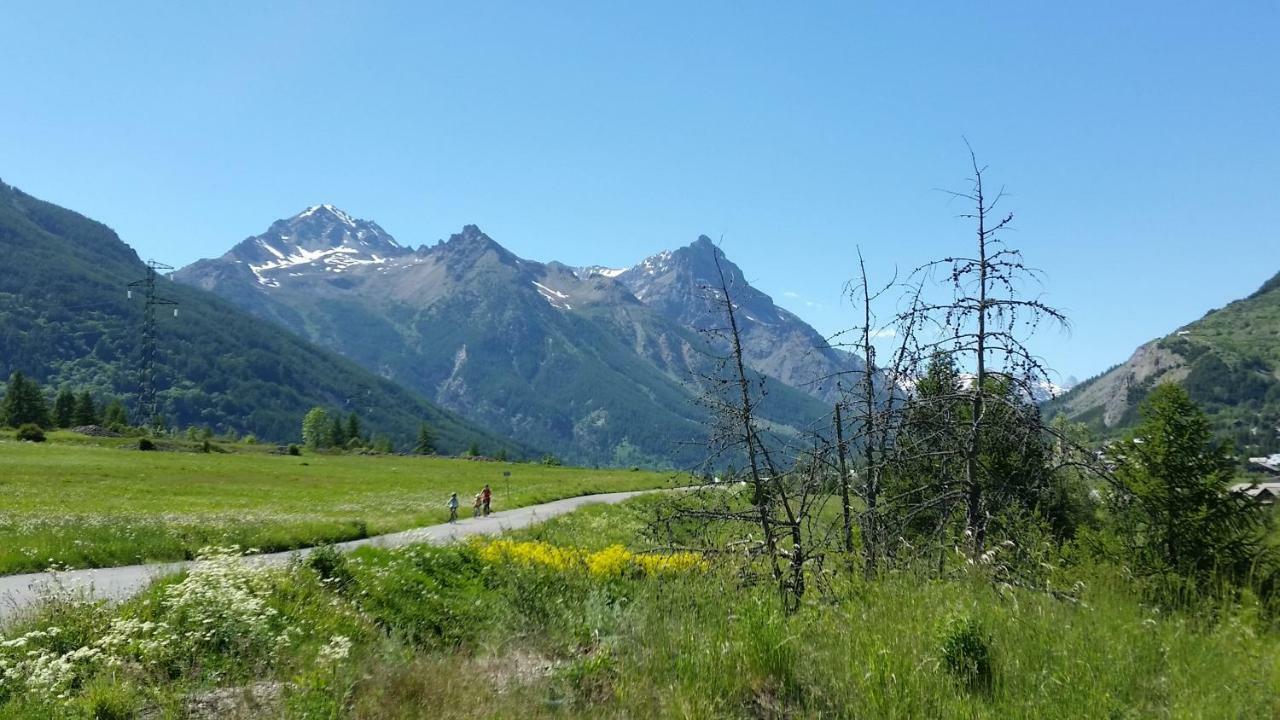 Appartement Les Sept Étoiles à Le Monêtier-les-Bains Extérieur photo